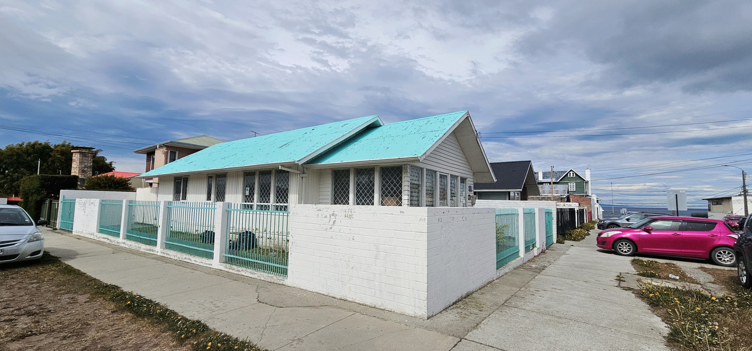 VENTA CASA ESQUINA CHILOÉ CON CAP. SERRANO