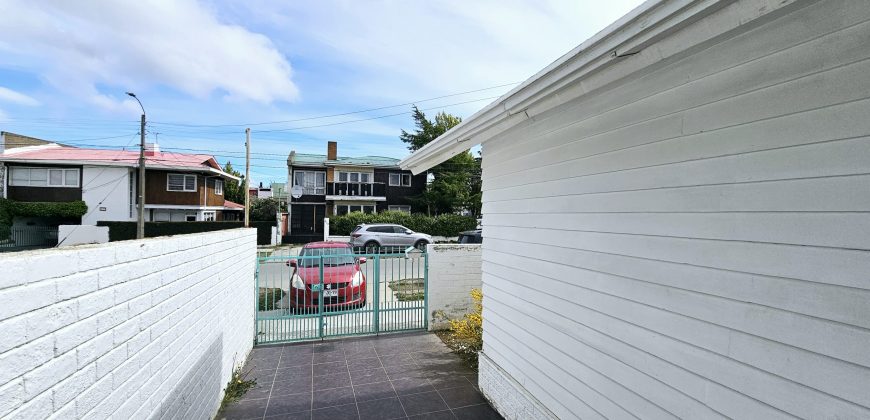 VENTA CASA ESQUINA CHILOÉ CON CAP. SERRANO