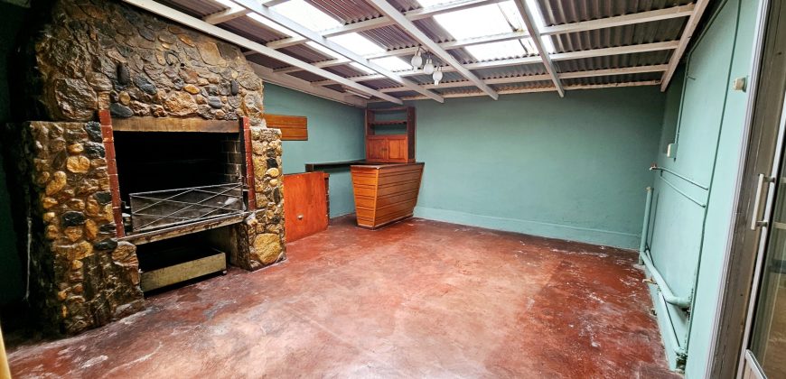 ARRIENDO/VENTA Casa de esquina Av España con José Robert