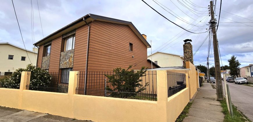ARRIENDO/VENTA Casa de esquina Av España con José Robert