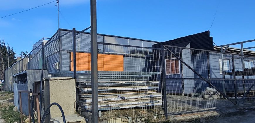 ARRENDADA Bodega con oficina