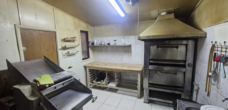 VENTA habitacional y comercial en Rómulo Correa con Circunvalación
