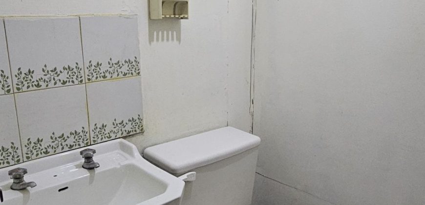 VENTA habitacional y comercial en Rómulo Correa con Circunvalación