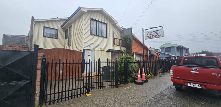VENTA habitacional y comercial en Rómulo Correa con Circunvalación